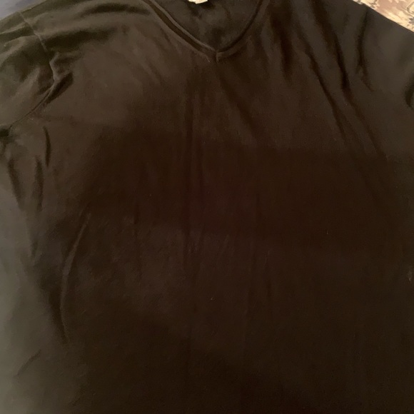 New Armani VNeck Sweater Beautiful & so classy. A great sweater for an attire M. - Picture 5 of 10